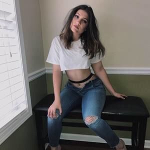 Meet your Posher, Yesenia